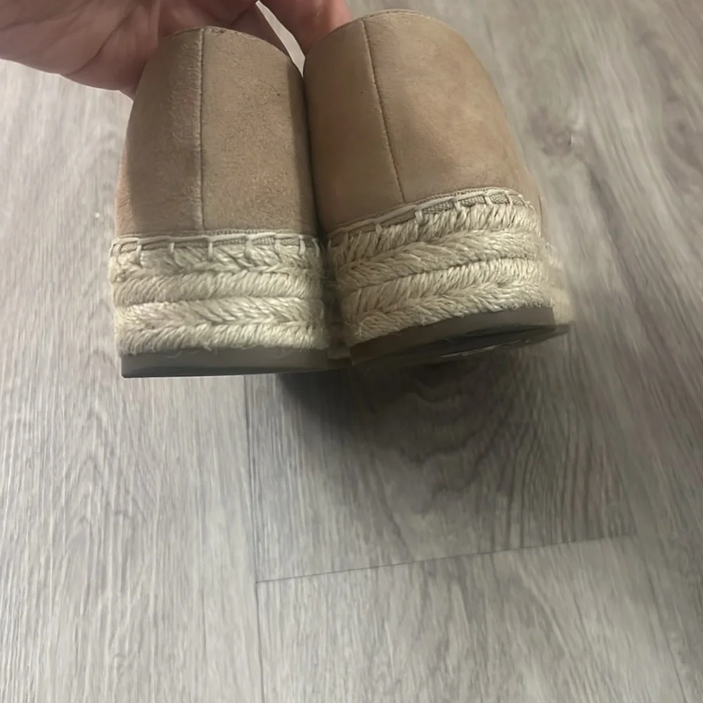 Women’s shoe - Picture 3 of 7